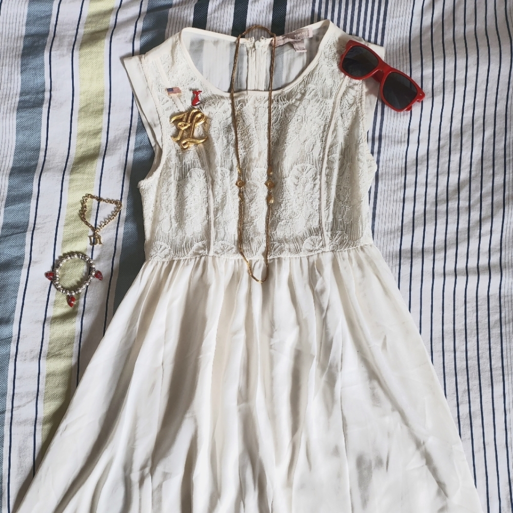 Forever 21 early 2010's cream white lace dress womens xs
